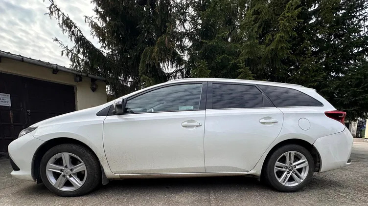 warszawa Toyota Auris cena 36900 przebieg: 272000, rok produkcji 2016 z Warszawa